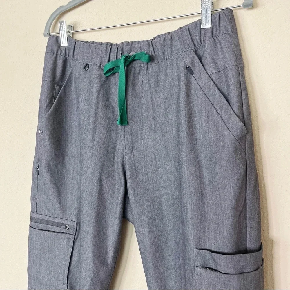 FIGS Men’s Gray Cargo‎ Jogger Scrub Pants